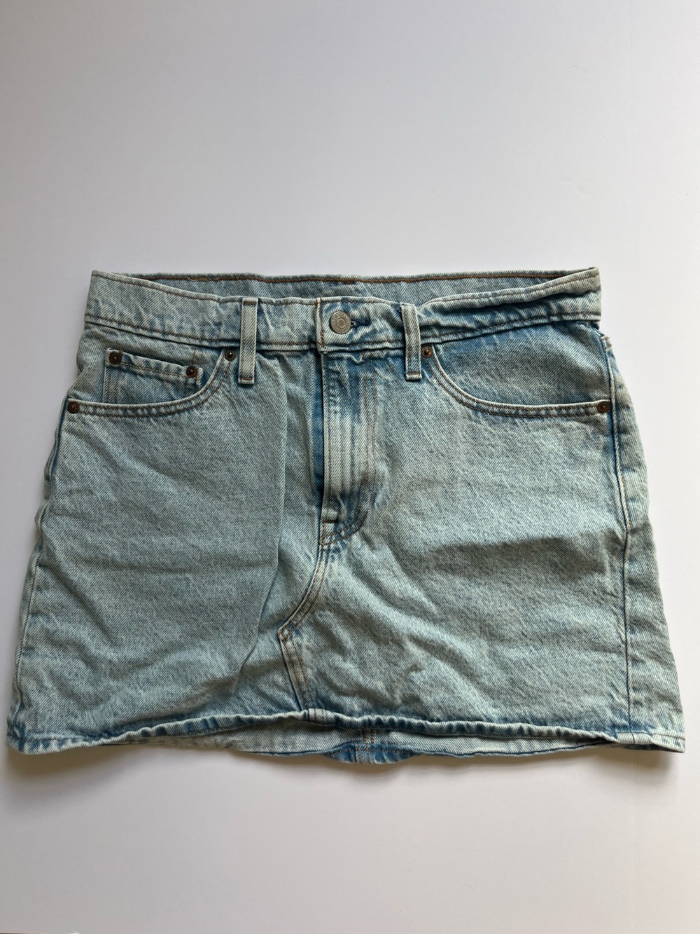 Levis Light Wash Denim Mini Skirt - Classic Casual